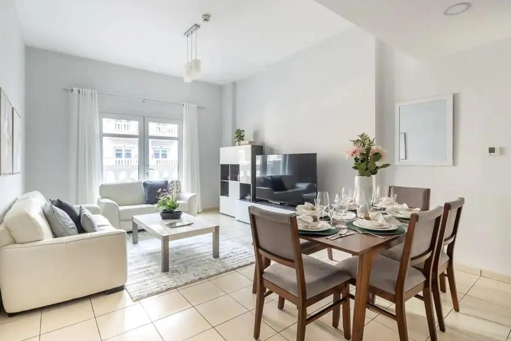 Contemporary 2BR w/ Maid’s Room at JVC