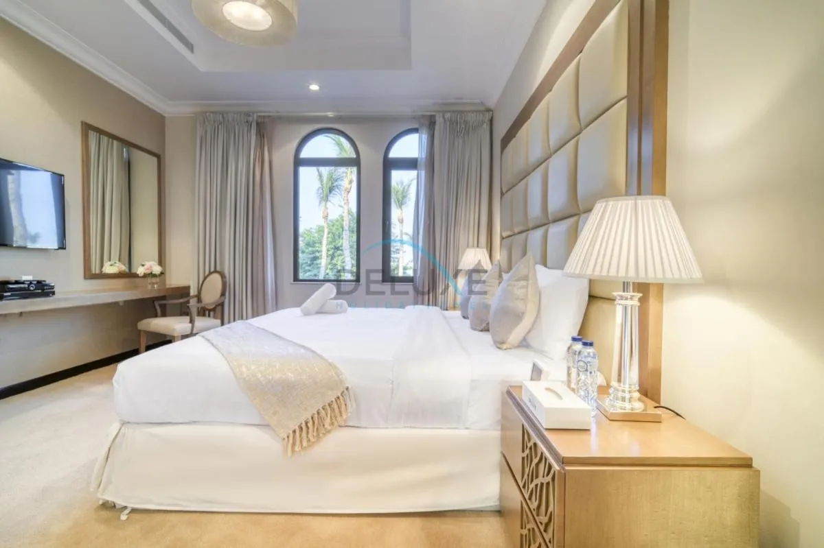 Dazzling 3BR Villa with Assistant Room At Al Khalas Cove, Palm Jumeirah by Deluxe Holiday Homes - 2