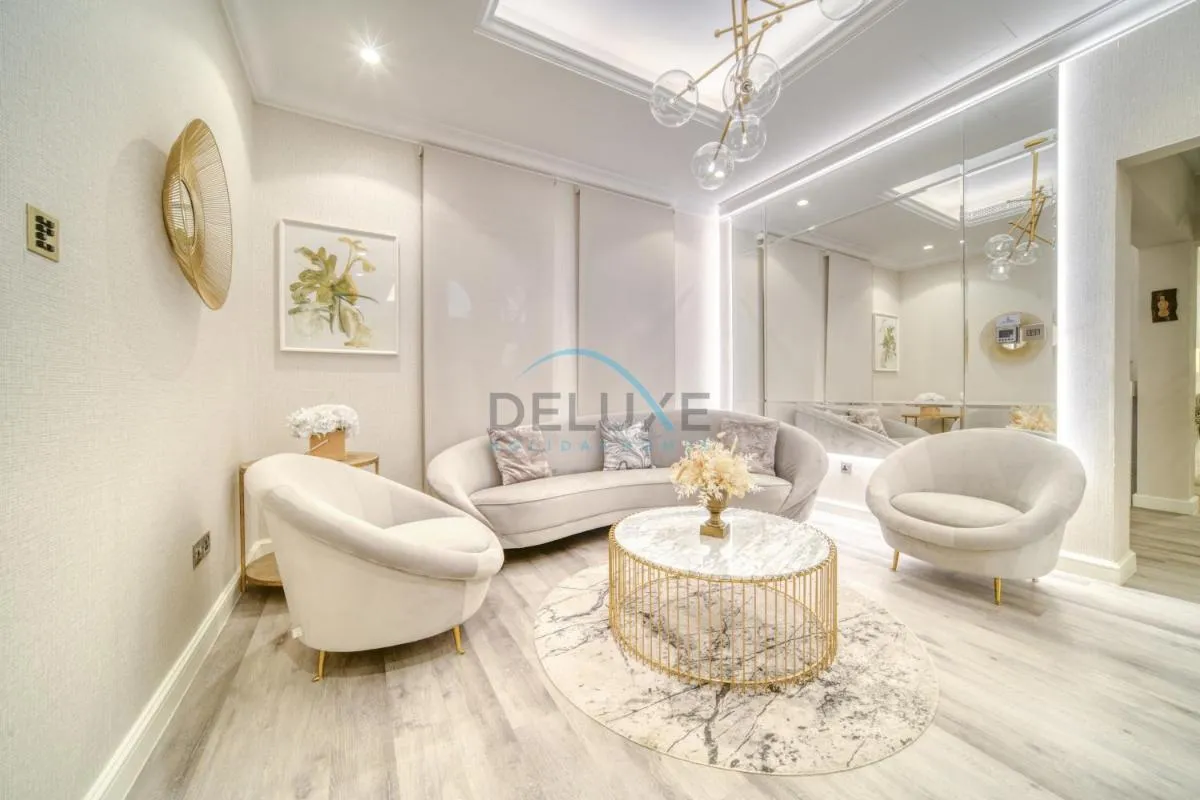 Dazzling 3BR Villa with Assistant Room At Al Khalas Cove, Palm Jumeirah by Deluxe Holiday Homes - 3