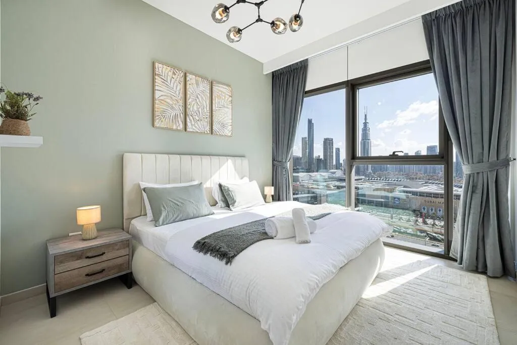 Downtown – Burj Khalifa Facing – 2 Bed Luxe Apartment - 3
