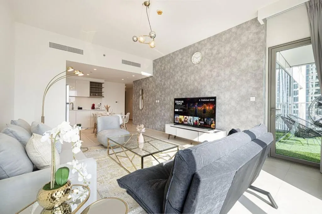 Downtown – Burj Khalifa Facing – 2 Bed Luxe Apartment - 2