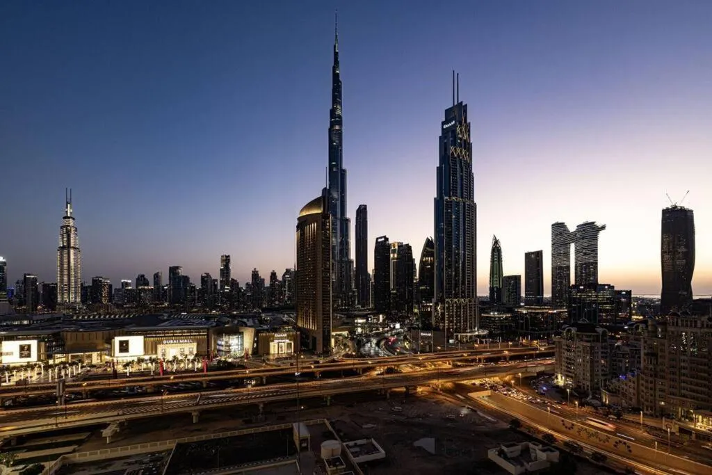 Downtown – Burj Khalifa Facing – 2 Bed Luxe Apartment