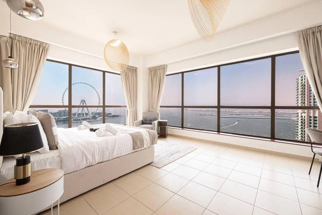 Dubai Eye & Sea View, 1-min walk to JBR Beach, Luxurious Beach Retreat! - 3