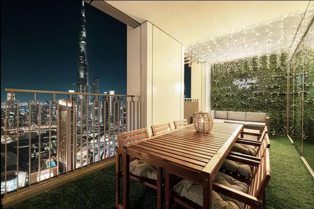 Dubai Mall Connection – Burj Views – Turf Balcony