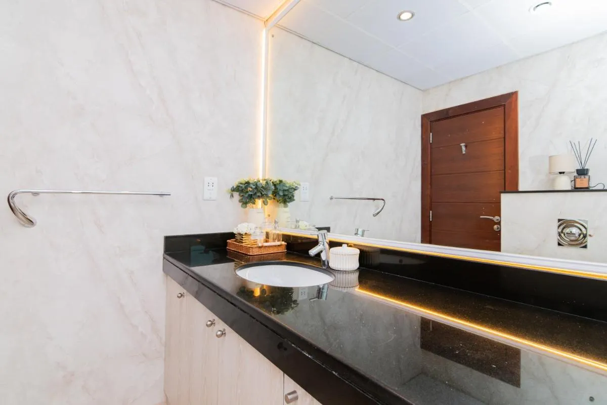 Dubai Marina,JBR -Luxurious 2 BR King Suite - 3