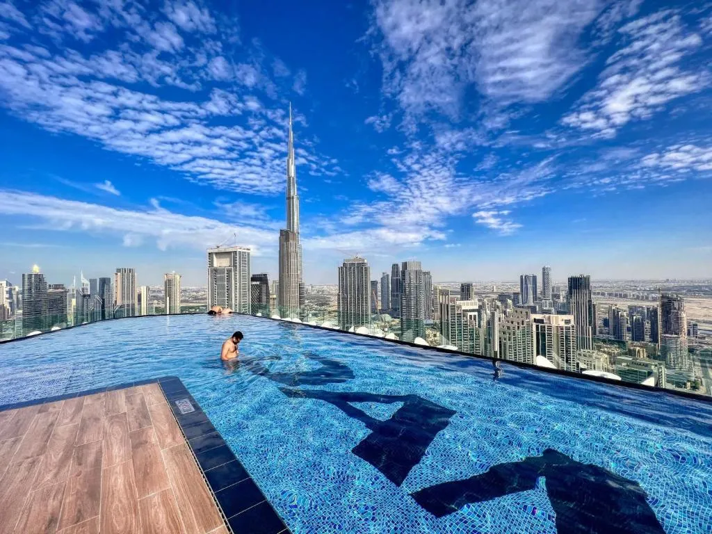 Dubai Scenic Infinity Pool with Burj Khalifa Views