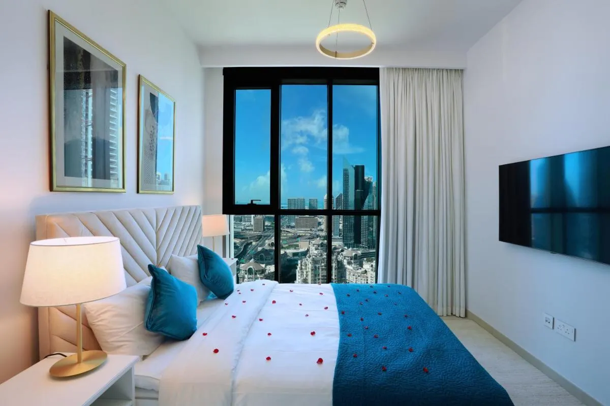 Elegant Apartment with Direct access to Dubai Mall - 3