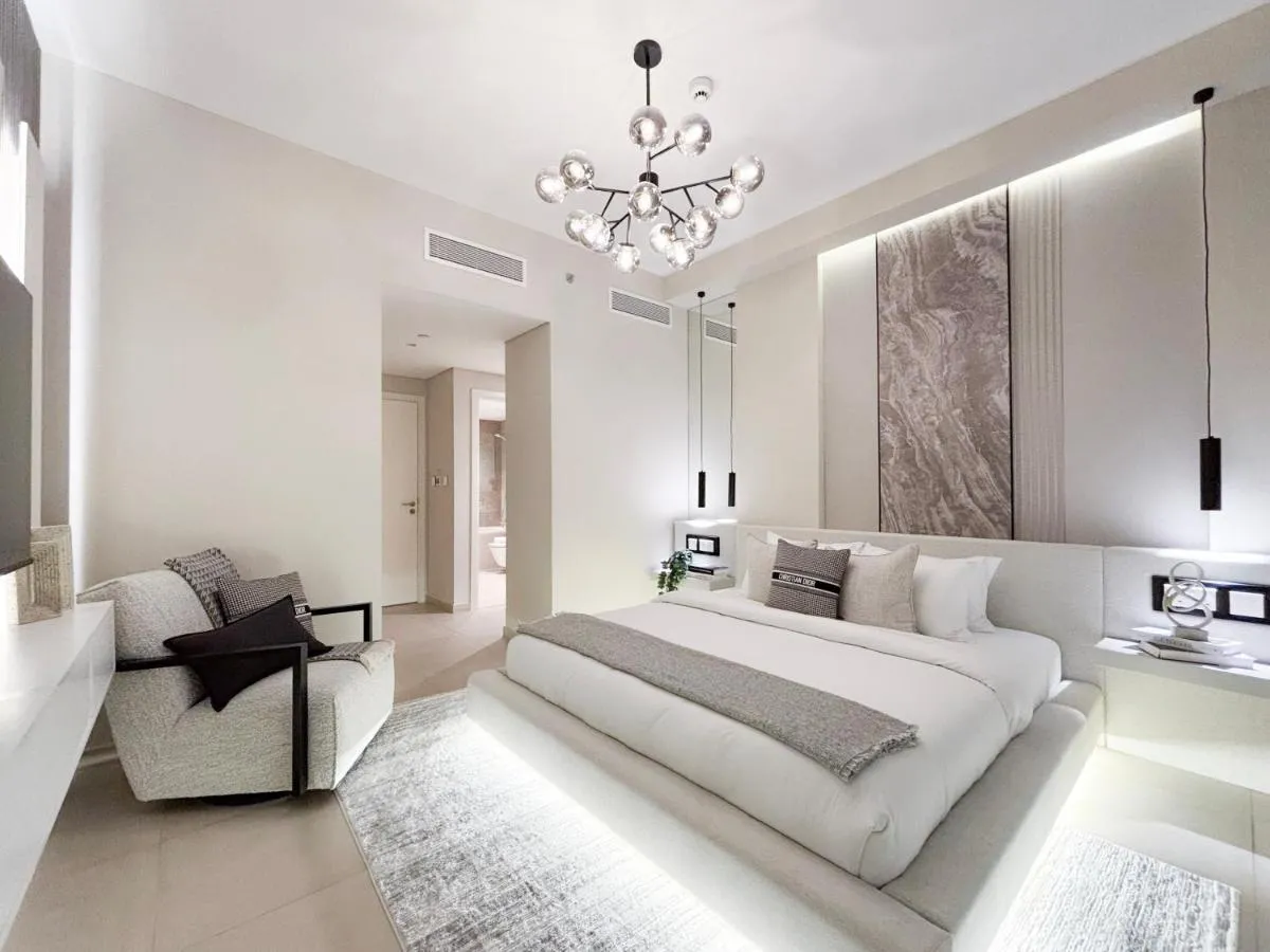 Elite 4 Bedroom Luxury Apartment, Burj Khalifa View, Opposite Dubai Mall, Infinity Swimming Pool - 3