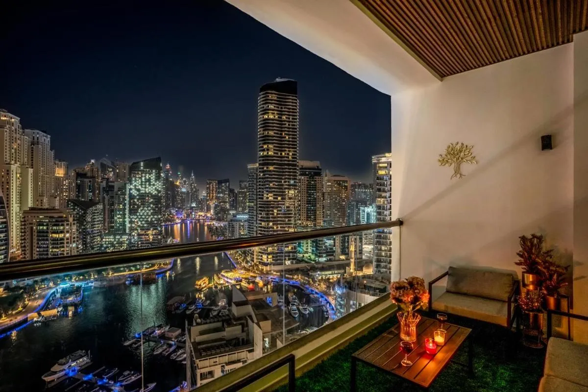 Elite Waterfront 3BR Haven – Marina and Sea Views! - 2