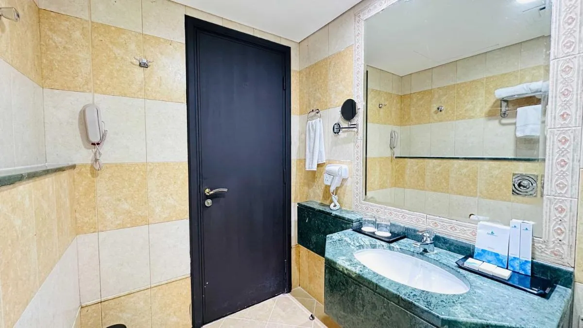Emirates Grand Luxury Stays - 3