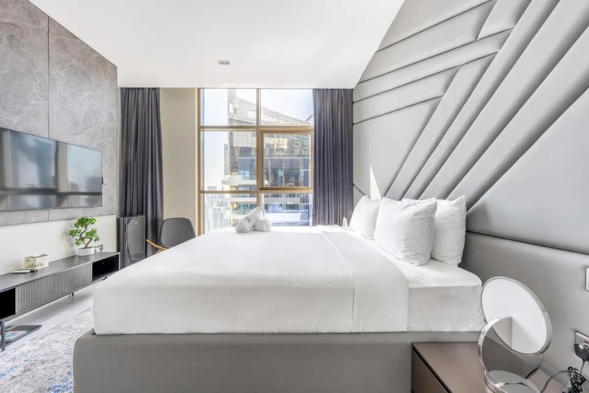 Exclusive Marina Stay – Posh 3BR with Stunning Views - 2
