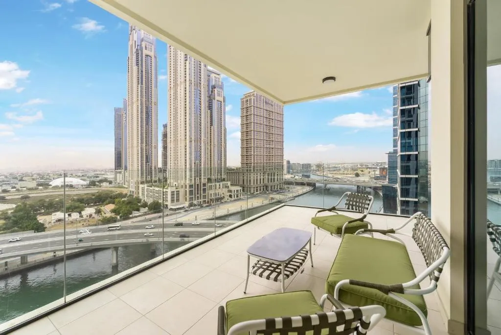 FAM Living – 3 bedroom and Maids Room Retreat Overlooking Dubai Canal