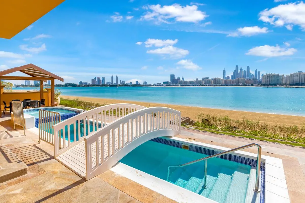 FAM Living – Palm Jumeirah – Beach Villas with Private Pool - 3
