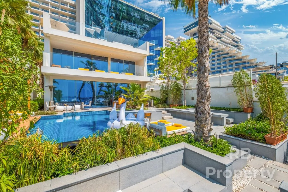 FIVE Palm Beach Villa – Three Floors, Private Pool, Jacuzzi - 3