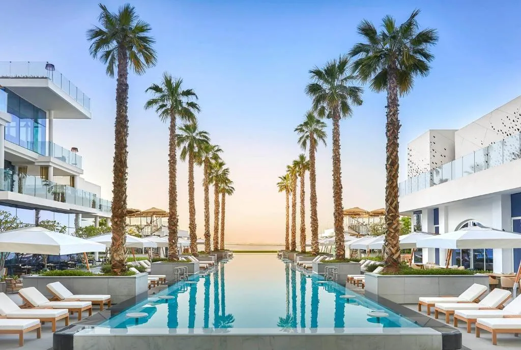 FIVE Palm Jumeirah – 2 Bedrooms & Maid Room in a Splendid Resort – ModernLux