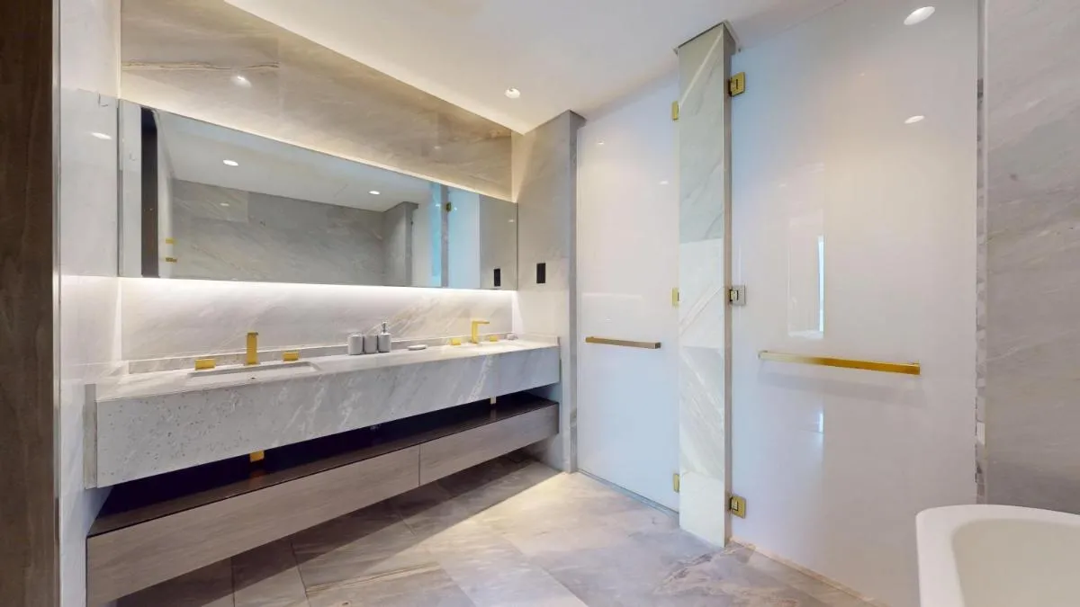 FIVE Palm South -Opulent Two Bedroom with Sea View - 3