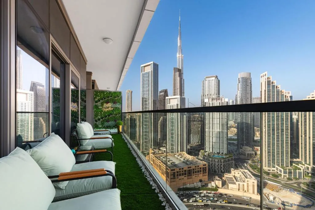 FULL Burj Khalifa view LUX 2Bedroom with Rooftop Pool Central location in Paramount Hotel Midtown