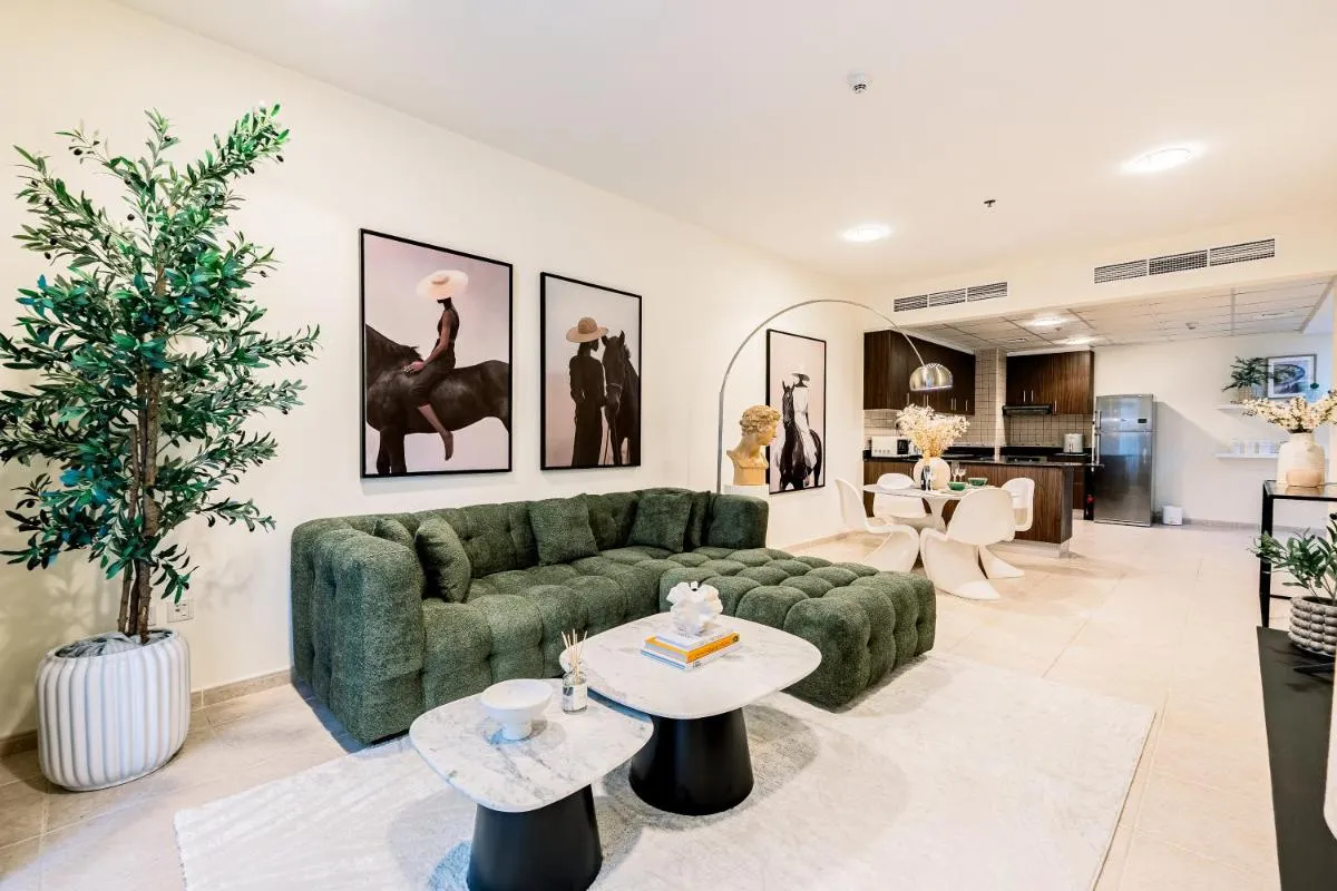Fabulous 1BR in Dubai Marina near Beach With Sea Views - 3