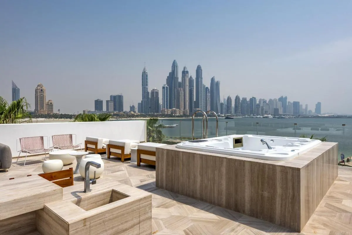 Five Palm Luxury Beach Villa with Private Pool, Panoramic Views, and Jacuzzi by Exclusive Holiday Homes - 3