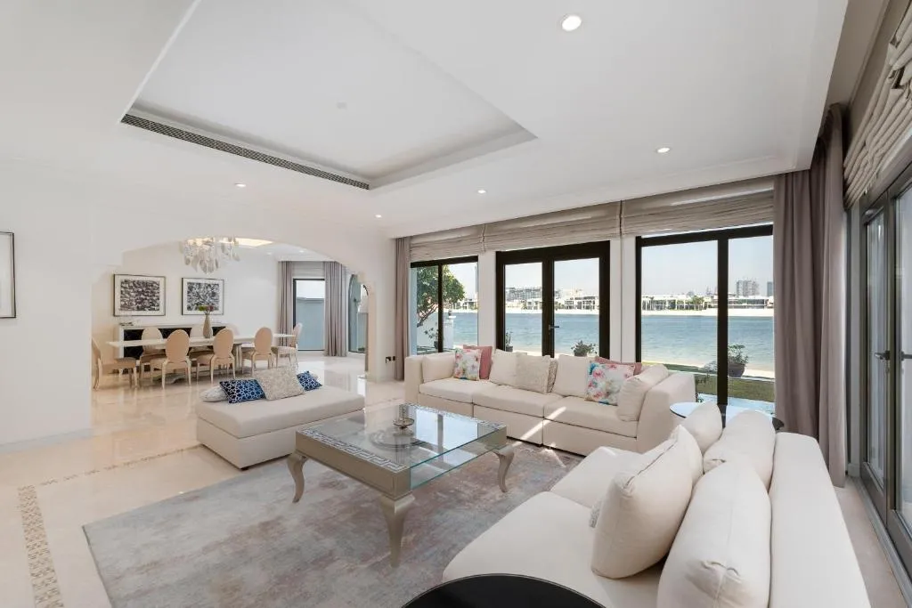 Frond M, Beachfront Villa, Palm Jumeirah – Mint Stay