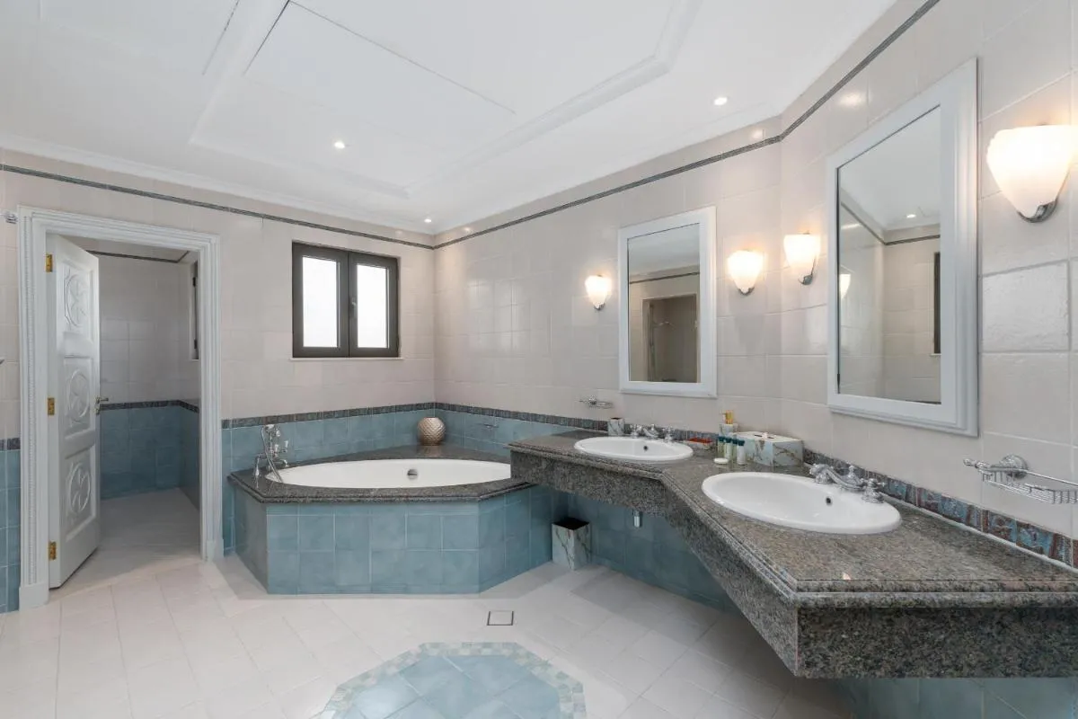 Frond M, Beachfront Villa, Palm Jumeirah – Mint Stay - 3