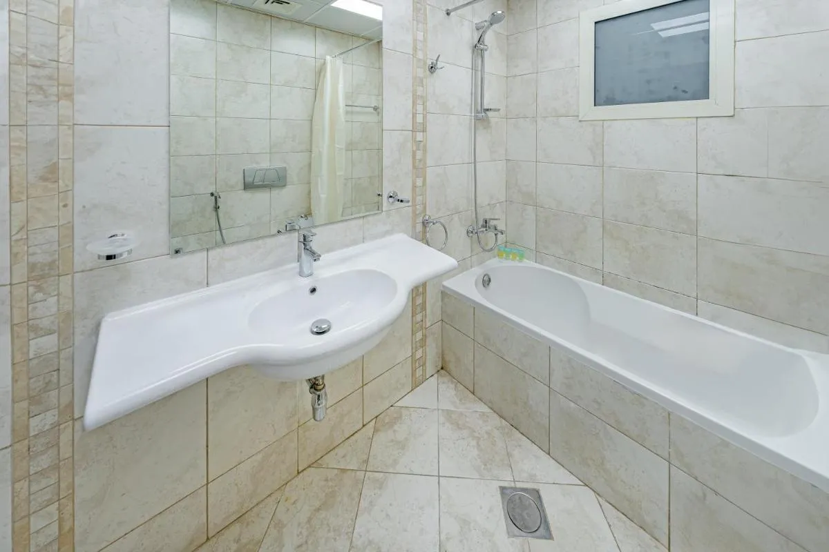 Full Sea View in Dubai Marina – Balcony & Pool - 3