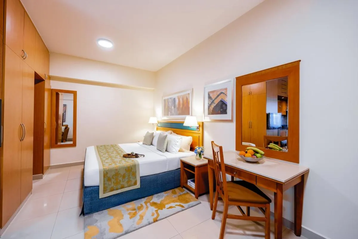 Golden Sands Hotel Apartments - 2
