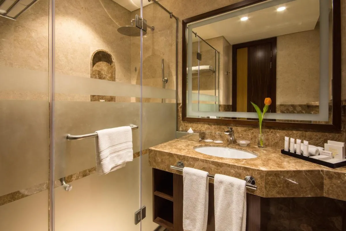 Golden Tulip Media Hotel - 2
