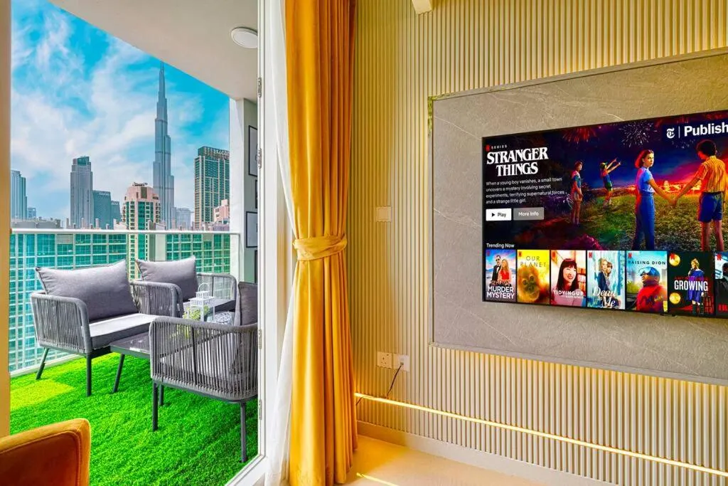 Gorgeous 2BR with full Burj Khalifa view, 5 mins from Dubai Mall - 2