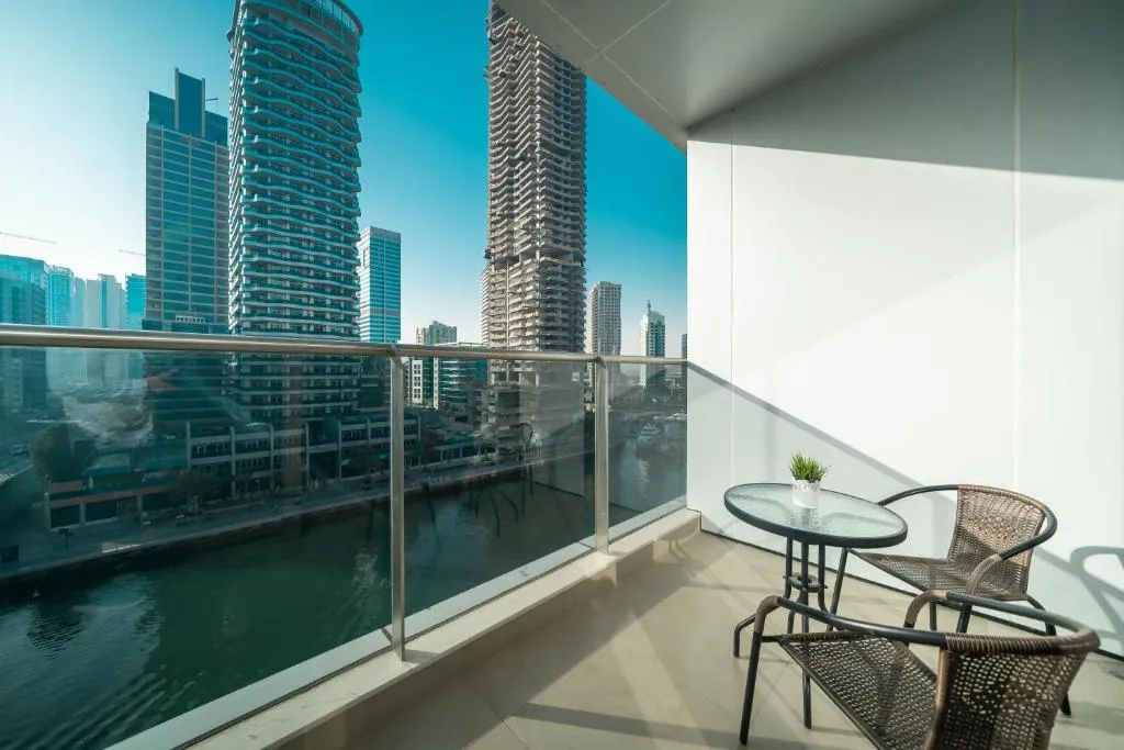HiGuests – Spacious Apt for 5 With Spectacular Marina Views