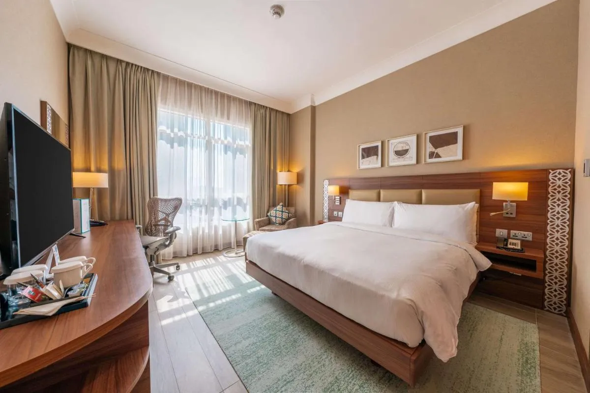 Hilton Garden inn Dubai Jumeirah - 2