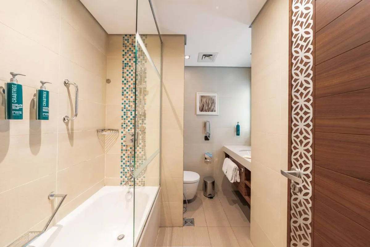 Hilton Garden inn Dubai Jumeirah - 3