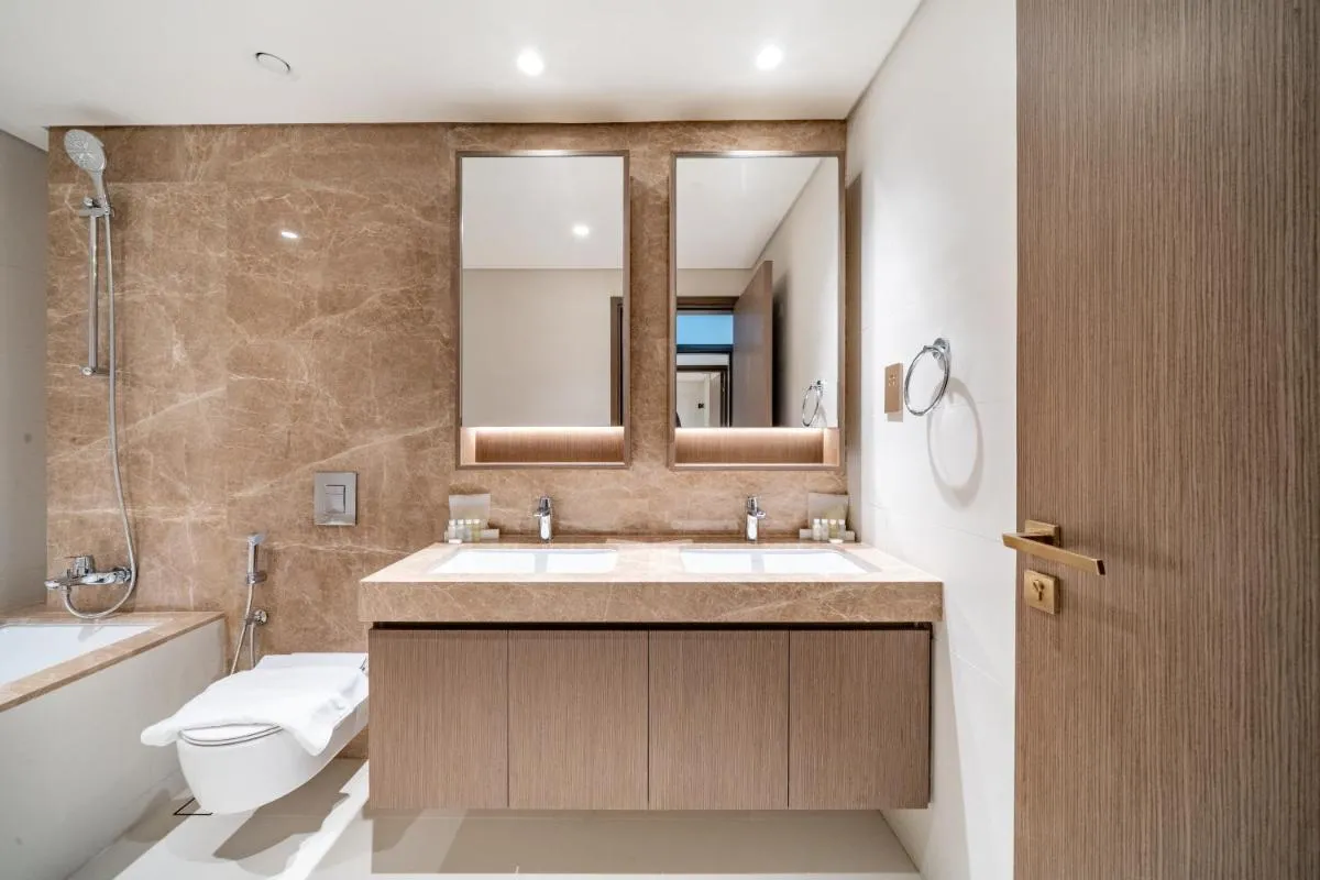 Homes & Beyond I Contemporary 2BR with Sea View - 3