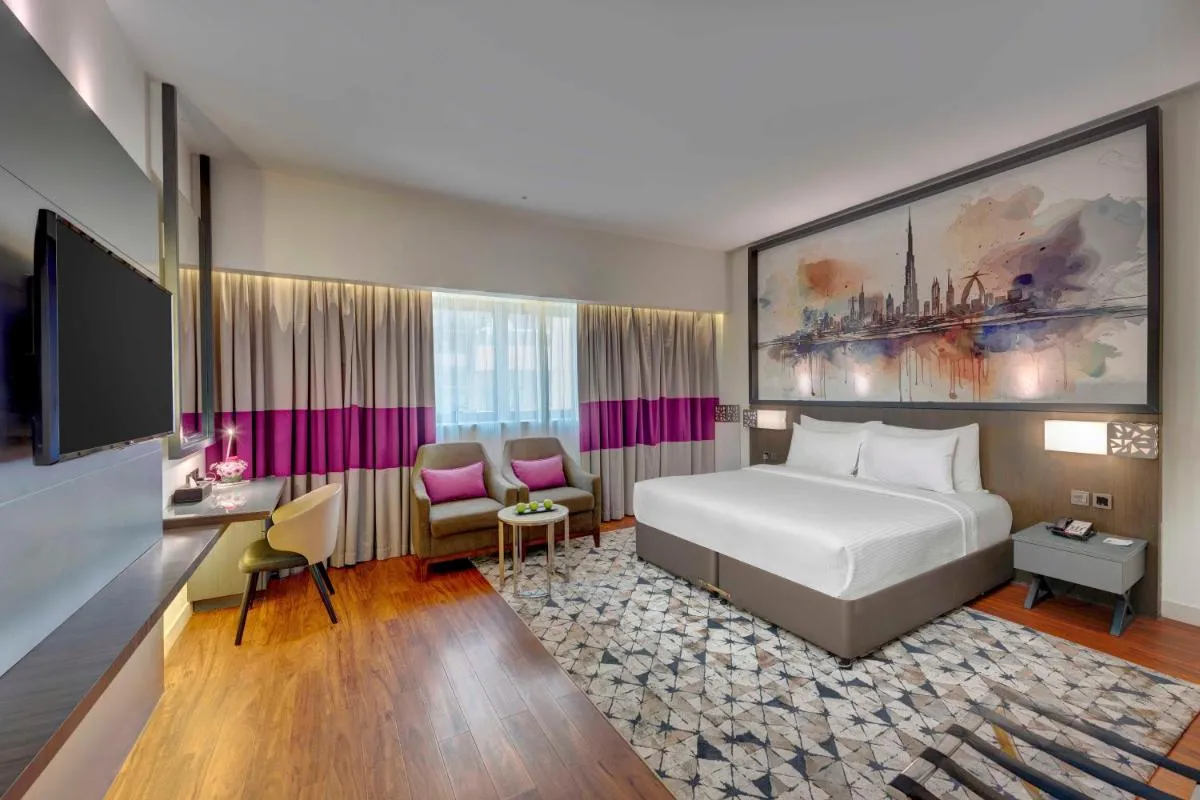 Howard Johnson Plaza by Wyndham Dubai Deira - 2