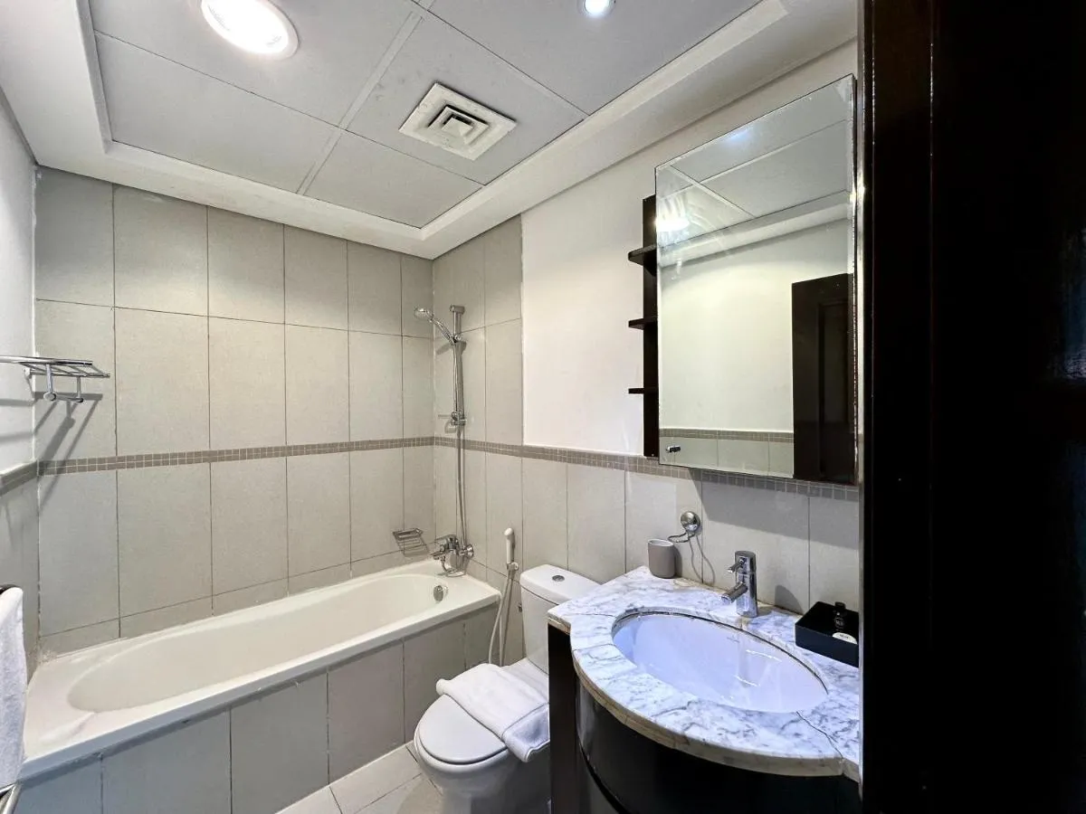 Lux BnB Travo Tower I Private Garden I Lake View - 3