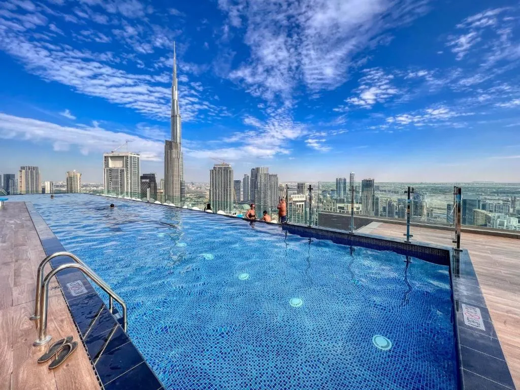 Luxe 2BR with Burj Khalifa View & Infinity Pool