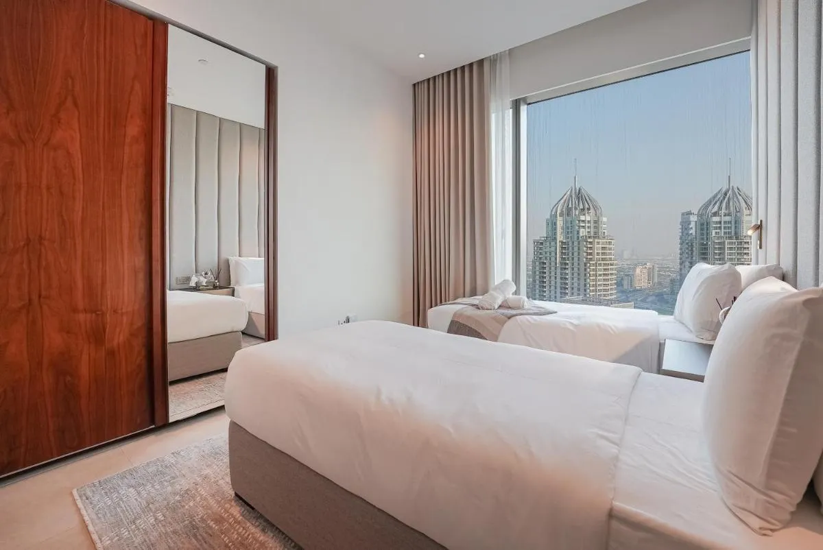 Luxe Living: Spacious Waterfront 2BR in Marina Gate - 2