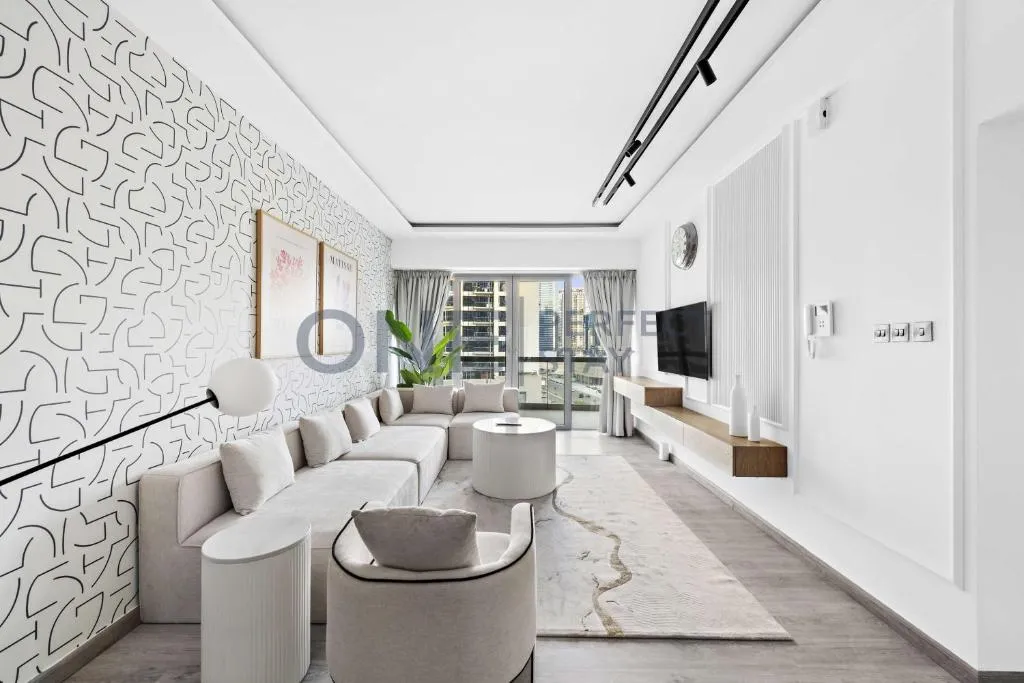 Luxurious 1-Bedroom Apartment with Spectacular Views
