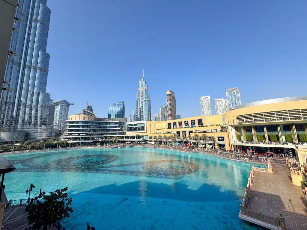 Luxurious 2 Bedroom apartment with Dubai Mall Fountain View facing Burj Khalifa