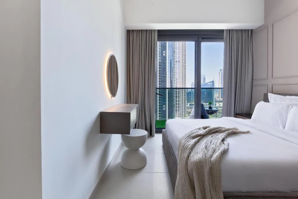 Luxurious 4BR Apartment w/ Prime Burj Khalifa View