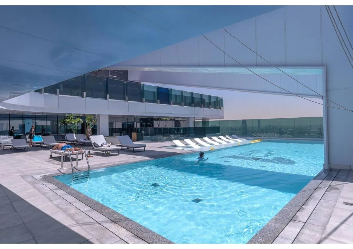Luxury 2-Bed Flat, Prime Location, Burj View & World Highest Running Track - 3