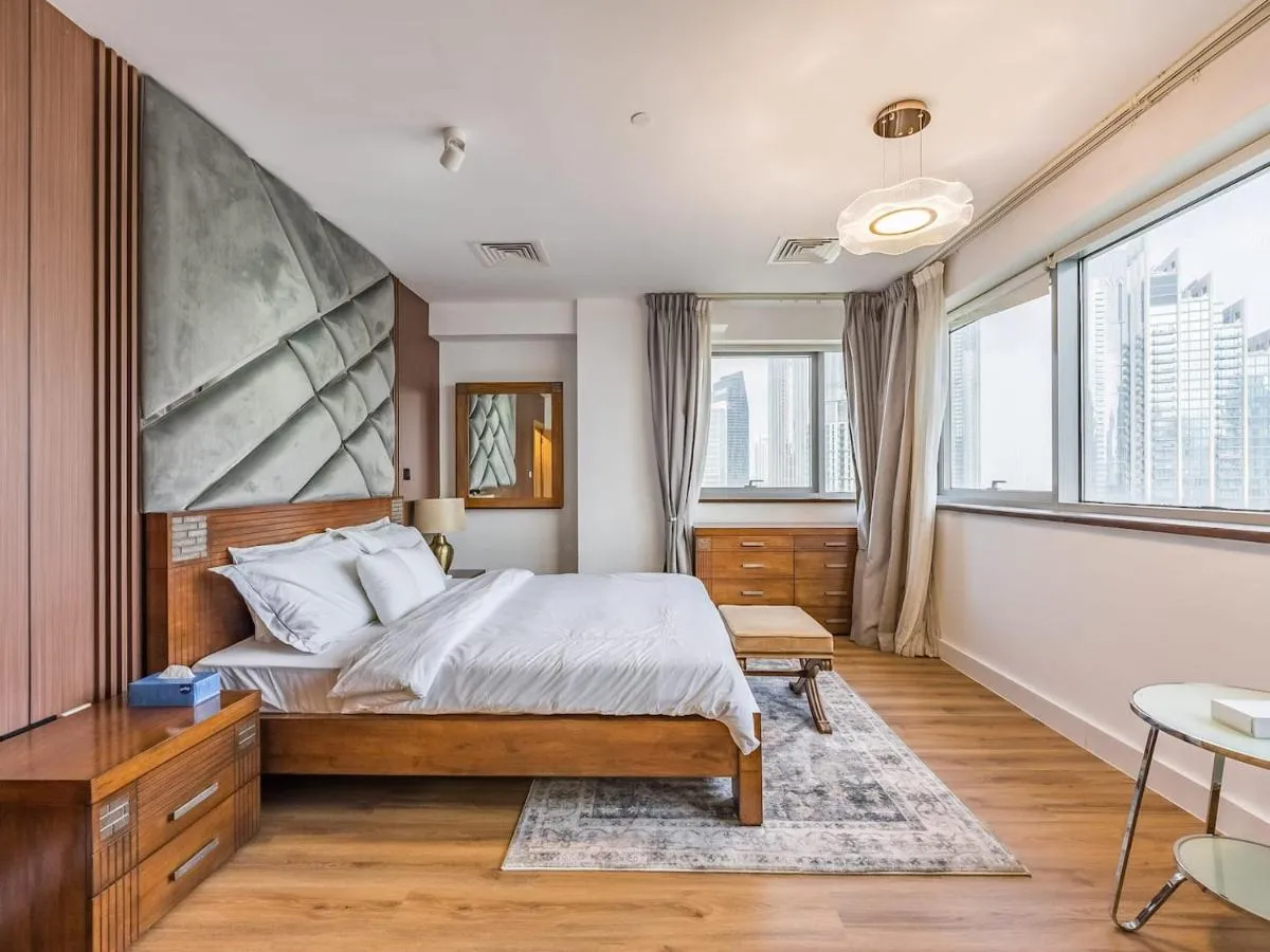 Luxury 2-br Condo With Stunning Views And Balcony - 2