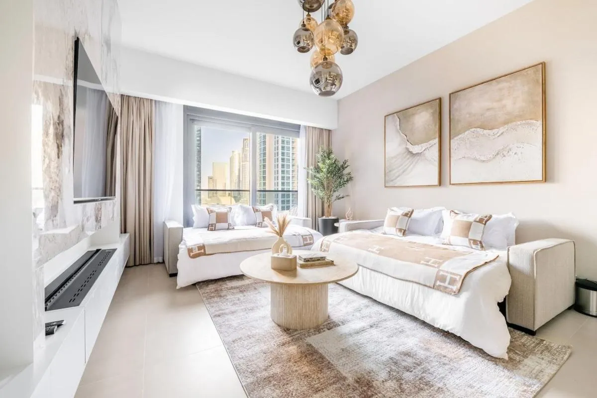 Luxury 4BR with Hermes Touch & Burj Khalifa View - 2