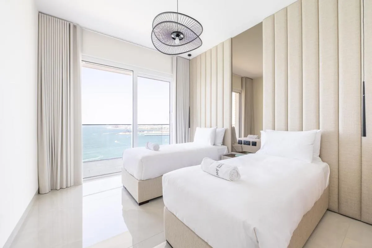 Luxury Coastal Escape – Bright 3BR Apt – La Vie JBR - 2