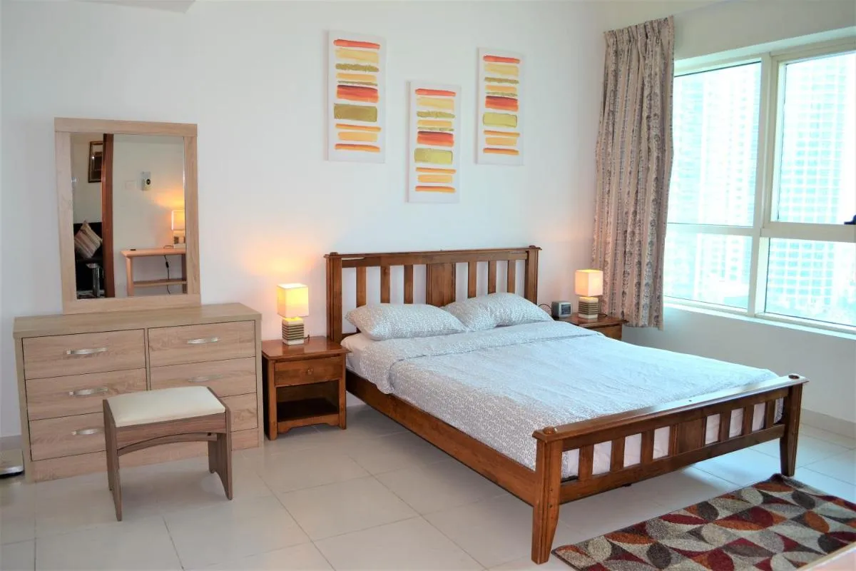 Luxury Escapes – 1BR with Balcony & Stunning Marina View – MVT - 2