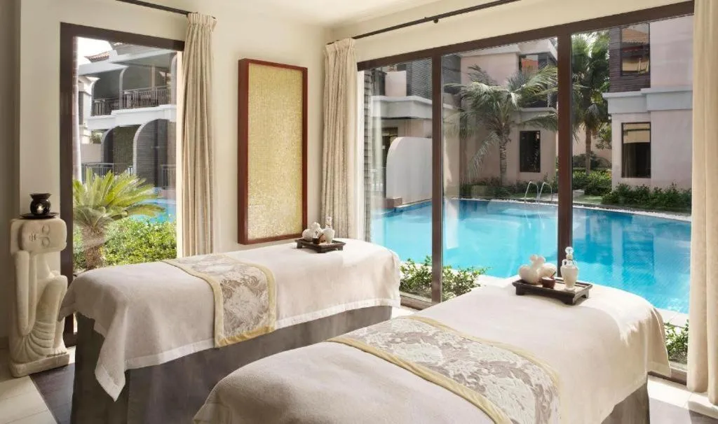 Luxury Holiday Home, Spacious 1 bedroom, Burj Alarab full ocean view, Anantara the palm, Palm Jumeirah, Dubai - 2