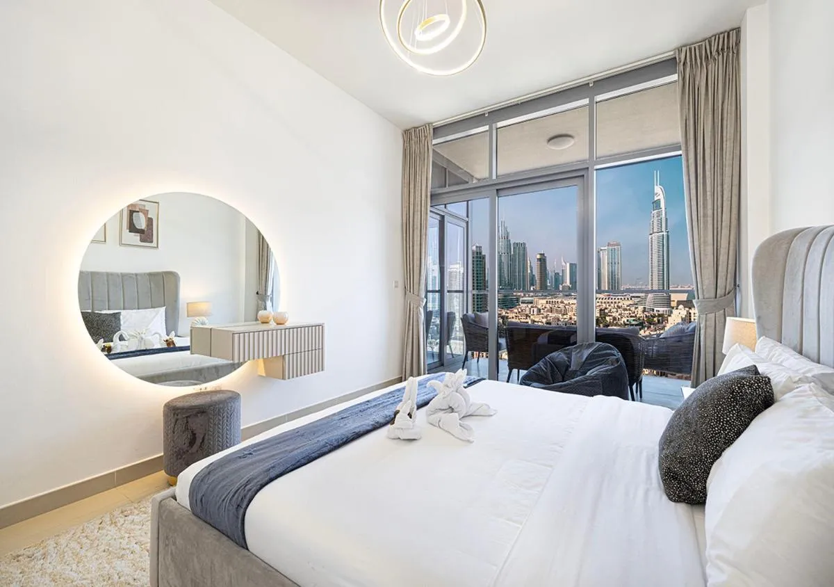Magnificent 4 Bedroom Apartment, Bellevue Tower - 3