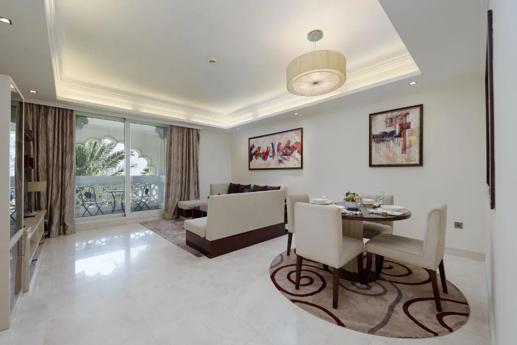Maison Privee – Charming Apt with Sea View on the Palm Jumeirah
