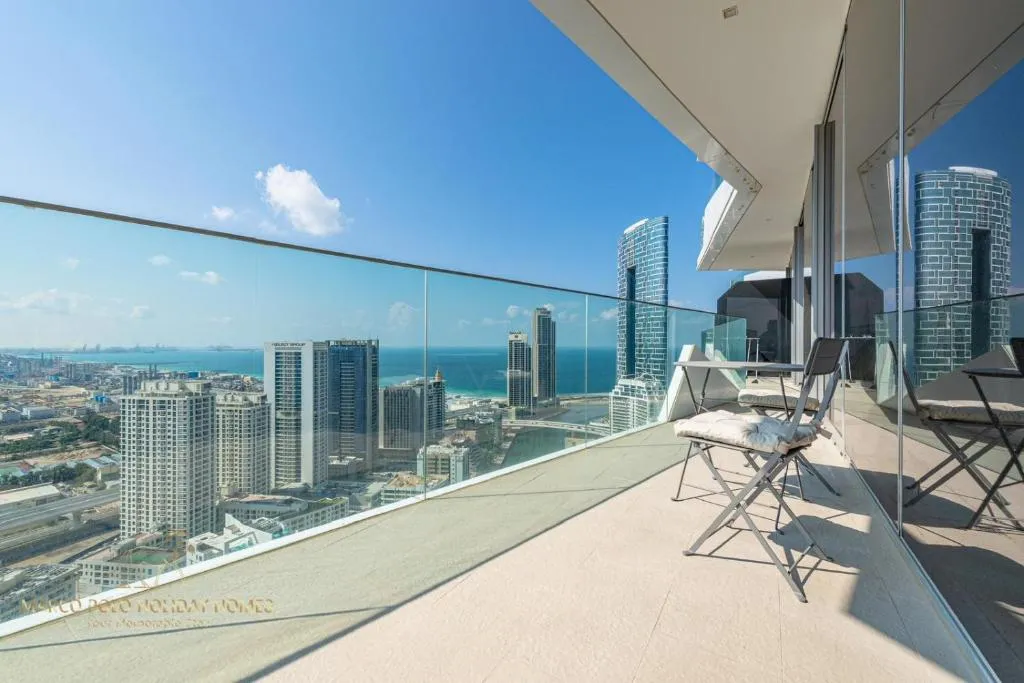 Marco Polo – Stunning 2 BR With Marina Views, Huge Pool & Gym