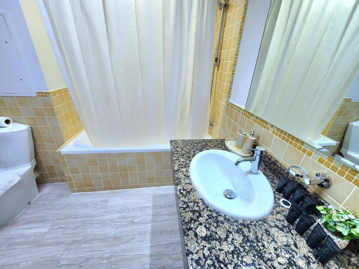 Marina View Luxury Apartment - 3
